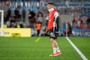 罗马诺：巴黎进行河床中场马斯坦托诺的转会谈判，但尚未达成协议