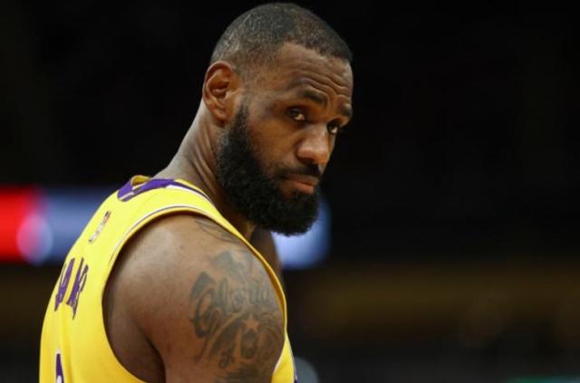 不敌鱼腩 湖人已经彻底崩溃？詹姆斯：我现在太累了